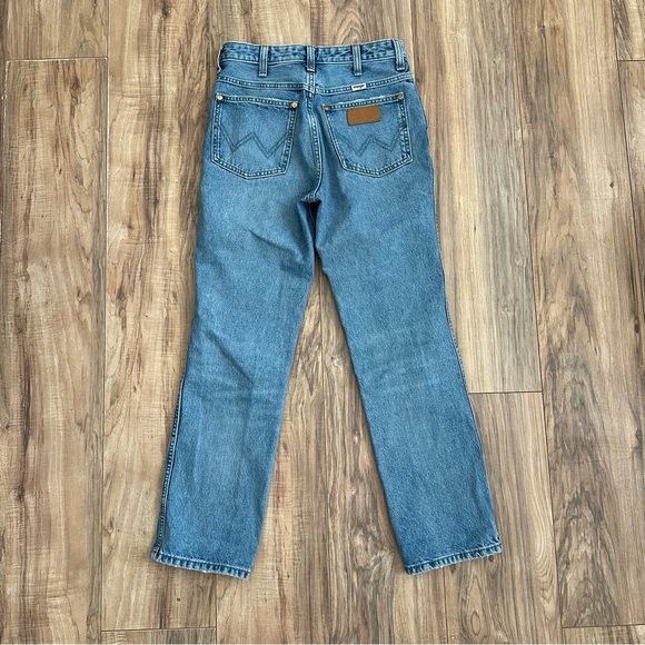 Wrangler Wild West Distressed Women's High Rise Straight Crop Jeans • S: 25x28 - Picture 4 of 9